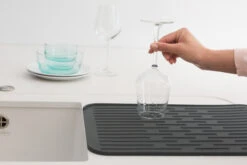 Brabantia Dish Mat Silicone -Brabantia Shop 31946 01 5 EnvironmentImage cf97f38e54