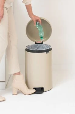 Brabantia NewIcon 20L Pedal Bin -Brabantia Shop C45484s3