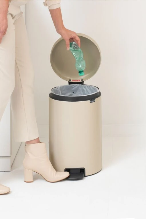 Brabantia NewIcon 20L Pedal Bin -Brabantia Shop C45484s3 scaled